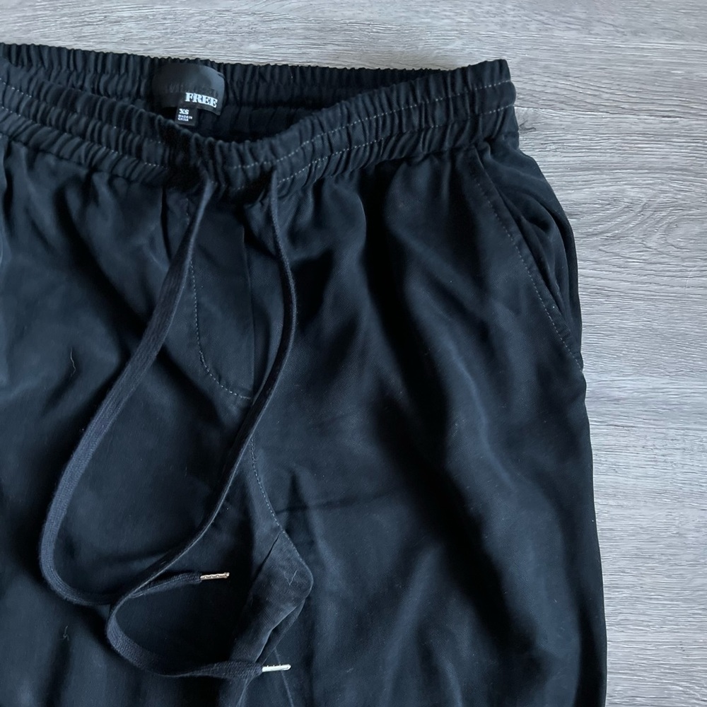Wilfred free black joggers | size XS | excellent pre loved condition - Picture 3 of 3